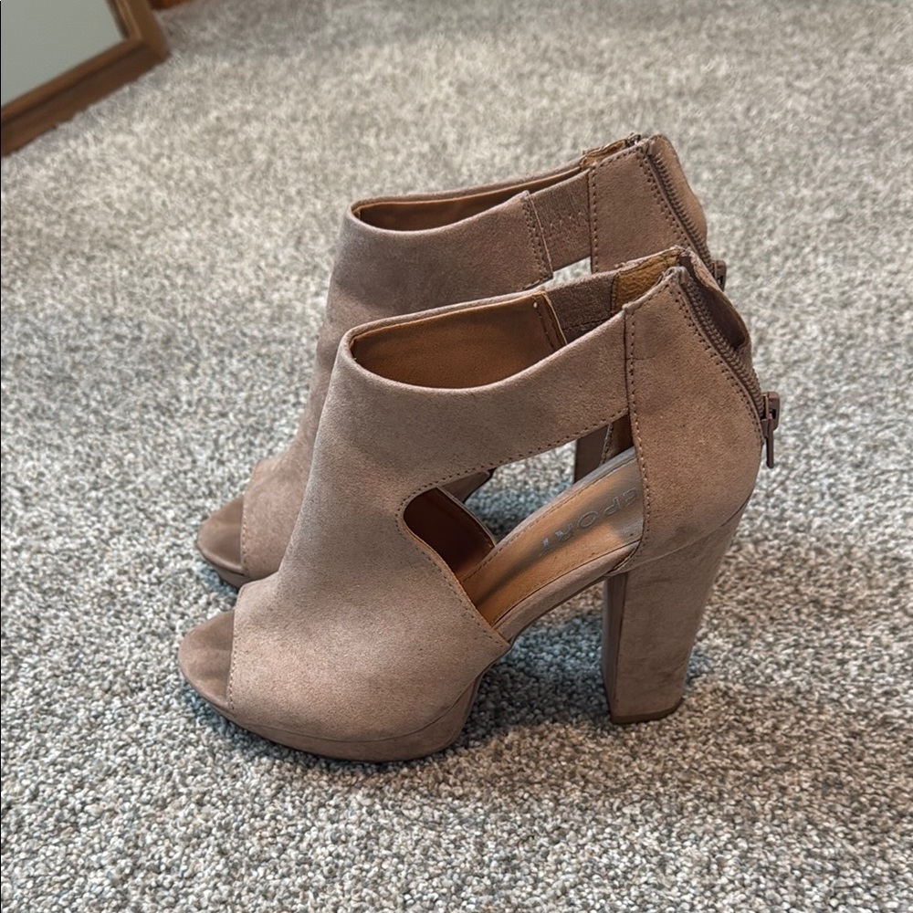 Report Tan Heeled Shoes Sleek Design
